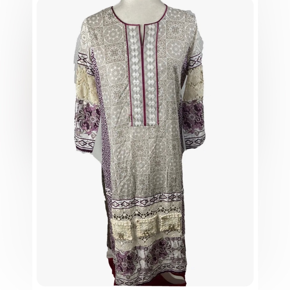 Almirah . New Tunic Dress Pakistan Small. Crochet 3/4  Sleeve. Embellished  Grey